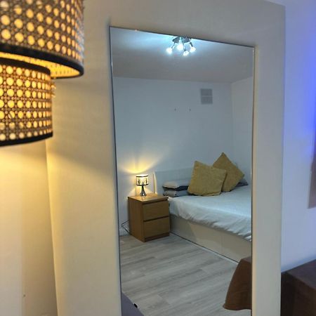 Stylish Studio Flat - Watford Junction - Harry Potter Esterno foto